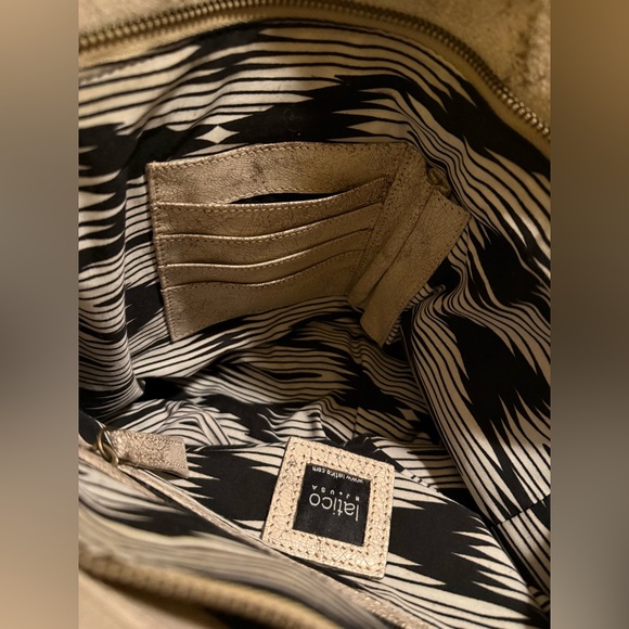 Latico, Cream Color Crackly Distressed Leather Purse/Small Tote in great cond. - Picture 11 of 12